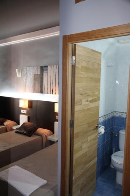 Hostal Plaza Ruiz Ceuta Exterior photo