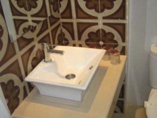 Hostal Plaza Ruiz Ceuta Exterior photo