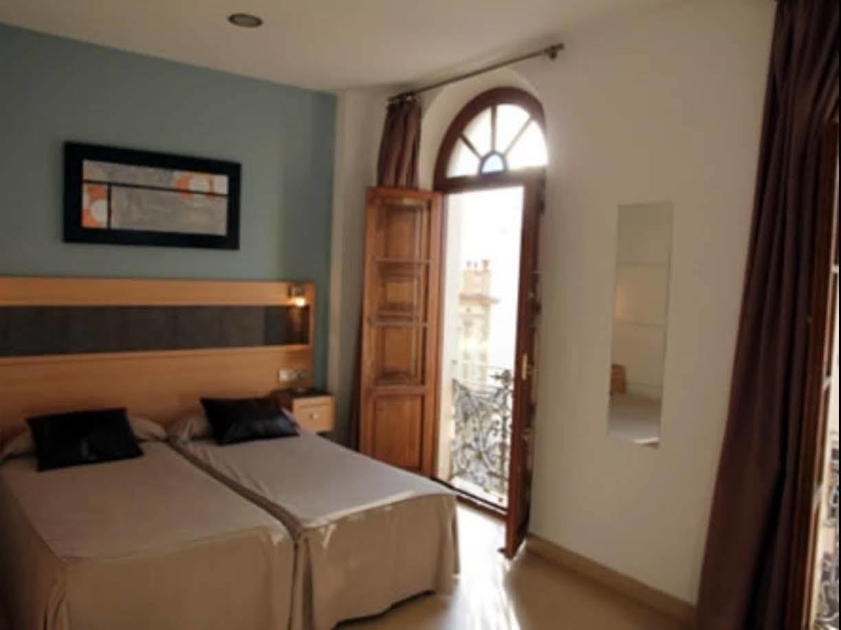 Hostal Plaza Ruiz Ceuta Exterior photo